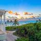 Oceanfront 4 Bedroom Villa with Pool Steps to the Beach!, Hollywood (Foto 3)