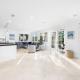 Oceanfront 4 Bedroom Villa with Pool Steps to the Beach!, Hollywood (Foto 6)