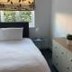 Addlestone - Stylish and modern 2 bedroom apartment, Addlestone (photo 2)