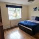 6 Bedroom Spacious villa, Free Parking, Byfleet (fotografie 4)