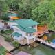 Lake Haven Chateau - Hot Tub, Game Room, Pontoon Boat, 3BR, 3 Bathroom, Hot Springs (Foto 2)