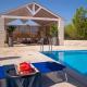Al Aker Villa with private pool, Kalathas (Foto 3)