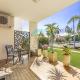 Zen by the Coast: 2-BR Cozy Retreat Near Uni/Shops Casuarina - Foto 3