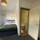 Private Ensuite Rooms with Kitchen - Ideal for Work & Travel