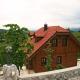 Vila Brloska, Kamanje