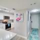 Cocoa Beach Condo with Community Pool and Hot Tub!, Коко-Бич (фото 8)