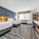 La Quinta Inn & Suites by Wyndham San Jose Airport-Downtown