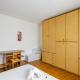 GuestHost - Kris- Mestre Bright Apartment with Parking!, Mestre (foto 8)