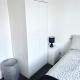 Convenient & Modern Private Bedroom Space near Barnsley Hospital, Барнсли (фото 8)