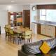 Big family house Easy to Airport, Окленд - Фото 1