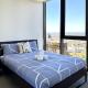 Luxurious 2 Bed Apartment with Captivating View, Melbourne (photo 7)