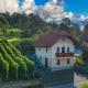 Vineyard Cottage Pyramid - Happy Rentals