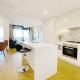 Cozy 2B2B Apartment with Free Parking & Penthouse Pool, Бокс-Хилл