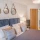 Modern & central - two bedroom & two bathroom apartment, Bath - Photo 5