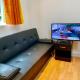 London Studio Apartments, Private Bathroom, Kitchenette, Parking, NP5, Лондон - Фото 6
