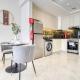 Soothing 1BR at Binghatti Avenue Al Jaddaf by Deluxe Holiday Homes, Dubai - Photo 2