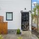 Stunning 2BR in Kelston - WIFI - Carpark, Окленд - Фото 2