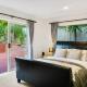 Albany Bolthole with Queen Beds and Kitchenette, Окленд - Фото 9