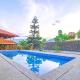Watu Emas 1 with Shared Pool and Balcony Batu - Zdjęcie 1