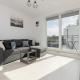 Szlachecka Apartment with Balcony & Parking Warsaw by Noclegi Renters, Varsovia - Foto 1
