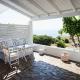 Artemis Seafront Apartments, Petres