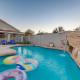 Beautiful 5BR w/King Beds, Pool & Hot Tub, Games, Las Vegas - Photo 2