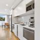 The Ridge Apartment near Beaches with Parking, Окленд - Фото 1