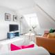 Garland Penthouse - Large 2 bed 2 bath self contained flat, Redhill
