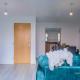 Luxury Birmingham City Centre Townhouse with BALCONY- Sleeps 10 - FREE Parking - Perfect for Contractors, Business Travellers, Families and other Groups - Near Bullring, Newstreet, Selfridges, NEC, NIA & Birmingham airport, Birmingham (photo 10)