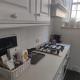 The Grey House, Bra (fotografie 5)