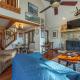See Level Charcoal Grill, Deck & Breathtaking Year-Round Mountain Views!, Old Fort