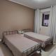 Quarto com 2 Camas de Solteiro Ar Condicionado Frigobar Smart TV e Café da Manhã, Porto Alegre - Fotografie 10