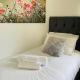 Hidden Cottage with Parking in Esher Surrey - Pass the Keys, Esher (Foto 9)