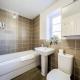 3 BedRoom house, Sleeps 6 with Full Kitchen, Garden and Free Parking - FREE Wi-Fi near Milton Keynes Bowl, Bedford (fotografie 9)