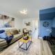 3 BedRoom house, Sleeps 6 with Full Kitchen, Garden and Free Parking - FREE Wi-Fi near Milton Keynes Bowl, Bedford