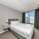 QV Stays Luxury with Sea Views, Окленд - Фото 9