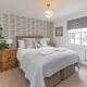 Fantastic 3-bed house with parking, Bath - Foto 1