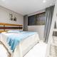 272 - Apartamento com 02 dormitórios a 200m da Praia de Canto Grande, Bombinhas - Fotografie 2