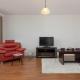 Cozy Apartment near Airport by Noclegi Renters, Varsavia - Foto 4
