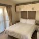 2 Bed, 2 Bath Lodge Style Caravan with Hot Tub & Private Garden at Patrington Haven Leisure Park - Foto 9