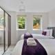 OnSiteStays - Contemporary 2 Bed Apt with Ensuite, 2 x Free Parking Spaces & a Balcony Dartford - Photo 6
