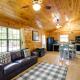 Tennessee Cabin with Balcony, Hot Tub and Pool Access! Sevierville - Foto 3