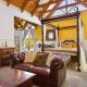 Harem Cottage Gembrook - Spa Bath & Wood Fireplace