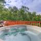 LUX 4BD Lodge w/ Views! Fire Pits + HOT TUB + Pool Gatlinburg - Fotografie 3