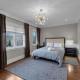 Luxury 4BR - Pool Table - 10 min to Yorkdale Mall, Toronto (foto 5)