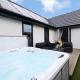 Hoxne Cottages - Sunflower Cottage with private hot tub