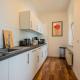 maremar - Ideal für Familien - Boxspringbett - Zentral - vollausgestattete Küche - Waschtrockner - Spielecke, Gera - Photo 10