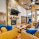 Furnished Deck, Hot Tub! Family Gem in Broken Bow, Broken Bow