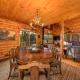 Log Cabin with Private Hot Tub on Wenatchee River!, Leavenworth (fotografie 6)