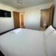 White 3 bed bungalow with en-suite and parking Winford - Foto 9